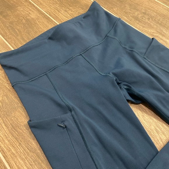 Athleta - High waisted Side Pocket Ankle Cropped Leggings - Picture 4 of 13